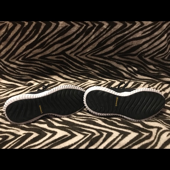 Woman’s Adidas AlphaBounce - Picture 2 of 3